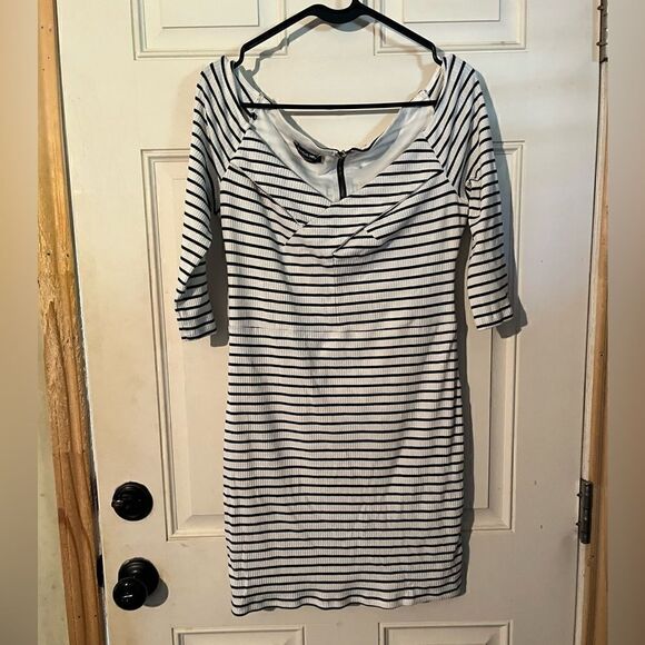 Bebe Striped Black & White Bodycon Dress Size Large - Picture 1 of 5